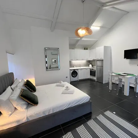 Apartment I&a Garitsa *